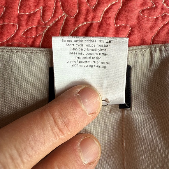 Giorgio Armani Women's  Champagne slacks. Silk blend size 44. like new vintage. - Picture 6 of 8